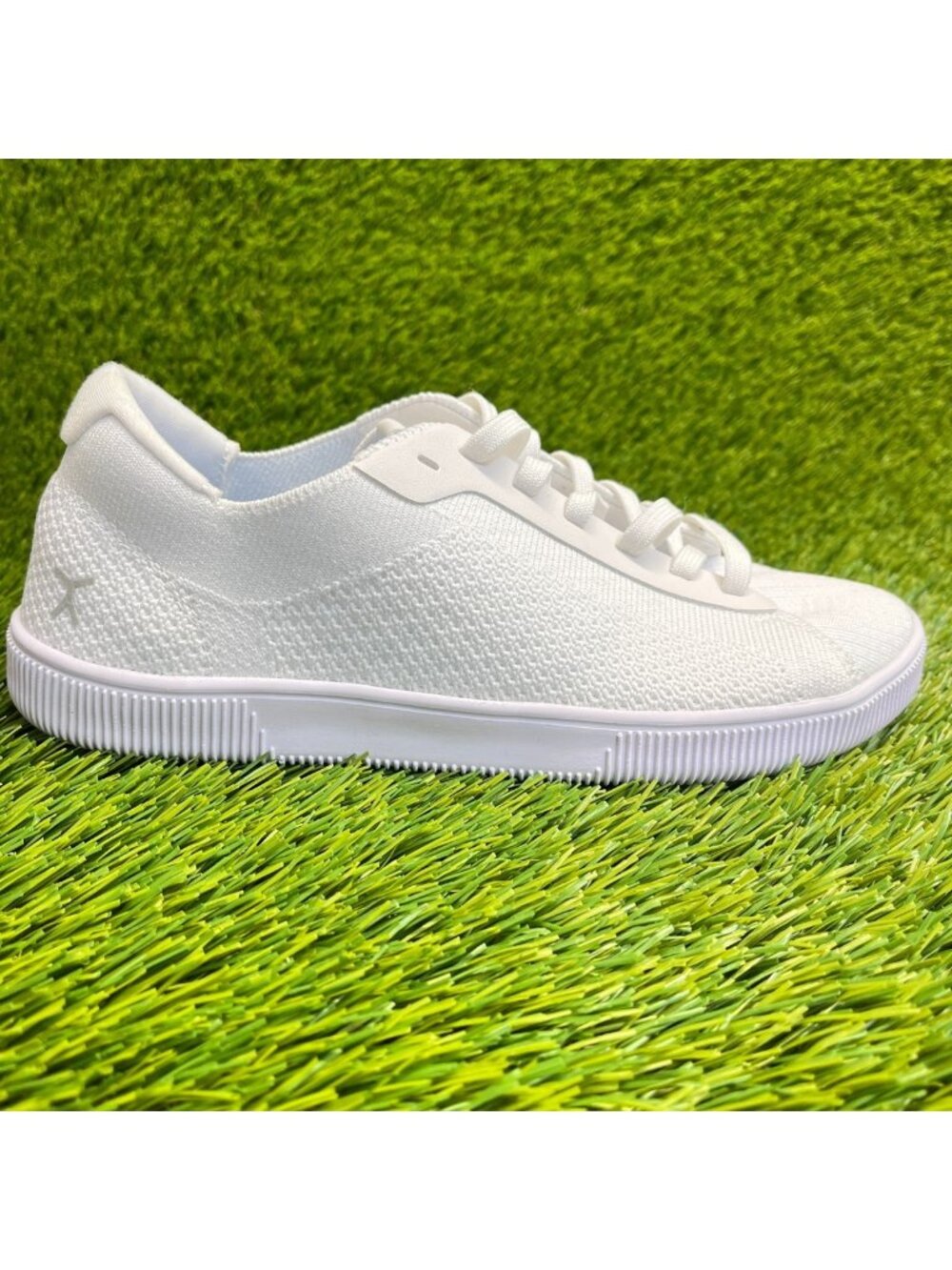 Flux Footwear Adapt Trainer White Womens Size 7 Athletic Knit Shoes Sneakers
